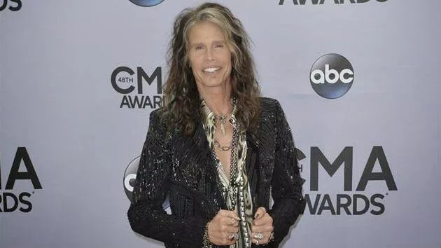m_steventyler630_cmaawards_110614