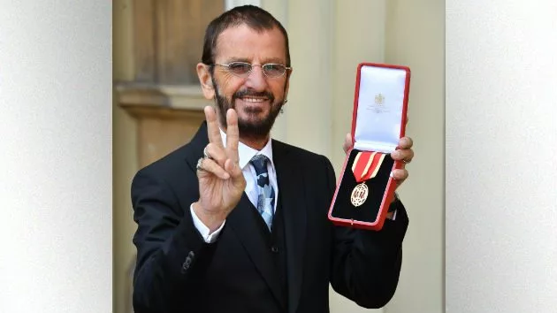 getty_ringostarrknighthood_032018