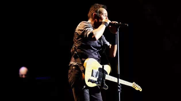 m_brucespringsteen630_atmic_040816-3
