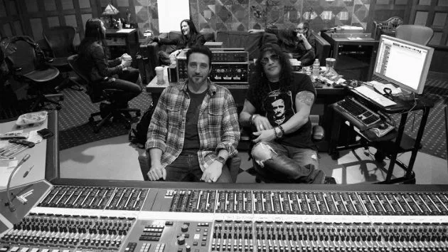 m_slash_32218
