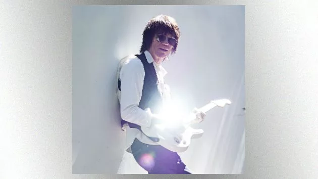m_jeffbeck630_whitelight_creditrosshalfin_020916