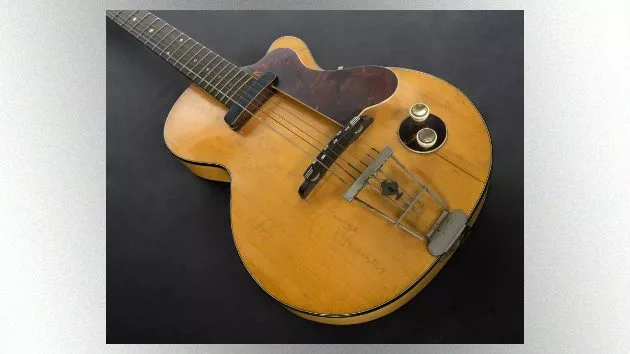 m_georgeharrisonfirstguitar630_050418