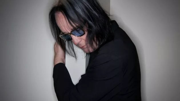m_toddrundgren630_sideshot_052118
