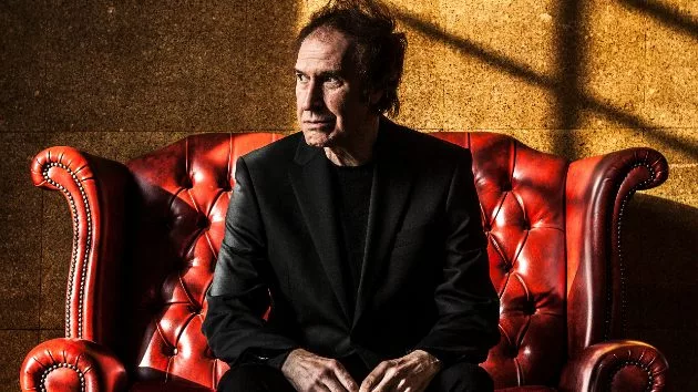 m_raydavies630_sitting_040317