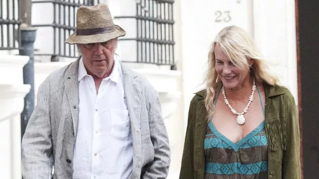 getty_neilyoungdarylhannah630_083118