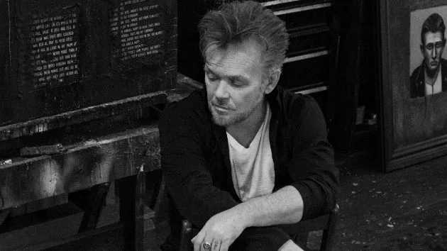 m_johnmellencamp630_sitting_091318