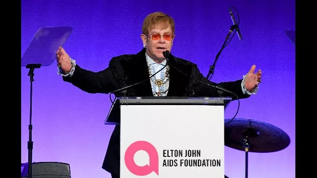 getty_eltonjohnfallgala_110618