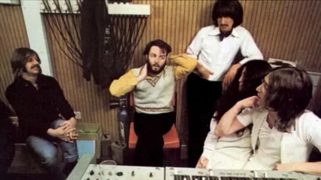 m_thebeatlesinstudioletitbe_013019