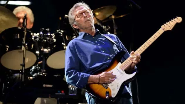 m_ericclapton630_onstage_030918-3