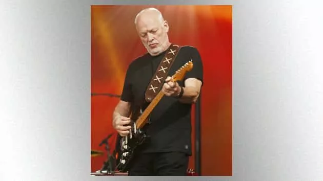 m_davidgilmour630_onkimmelwithblackstrat_032819