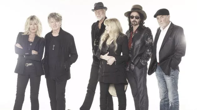 m_fleetwoodmac630_2018lineup_082718-8