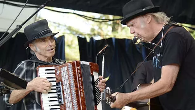 getty_neilyoungnilslofgren_052719