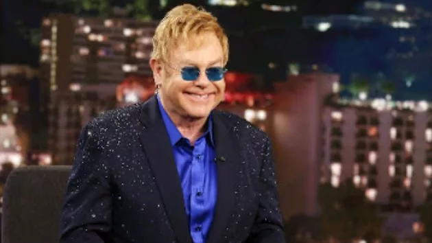 m_eltonjohnkimmelsmiling_041816-7