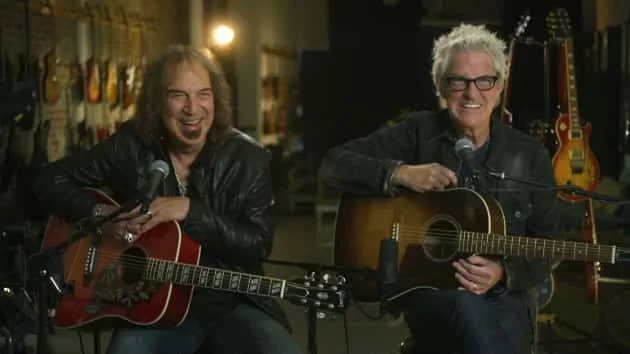 m_kevincronindaveamato630_courtesyaxstvjoyfactory_091819