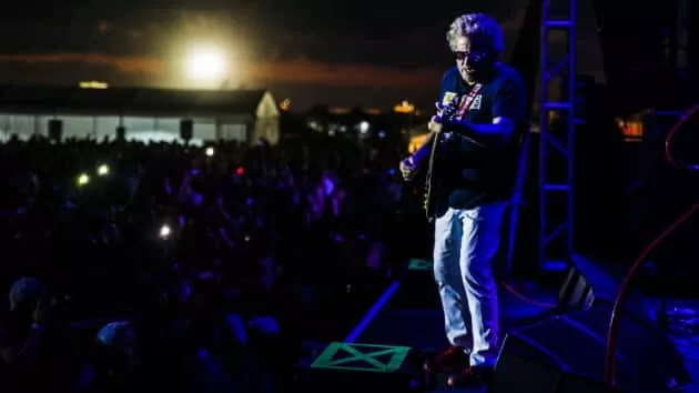 m_sammyhagar630_onstage_creditleahsteiger_092319