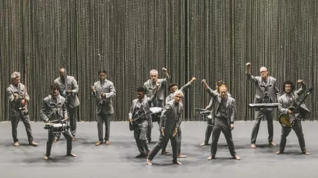 m_davidbyrne630_americanutopiacast_100319