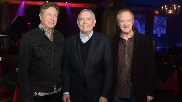 m_chicagomemberswithdanrather630_101419