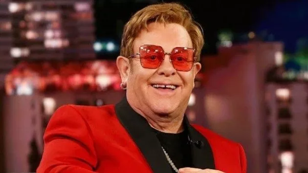 m_eltonjohnkimmelsmiling_031920