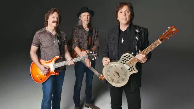 m_doobiebrothers630_graybackground_050320