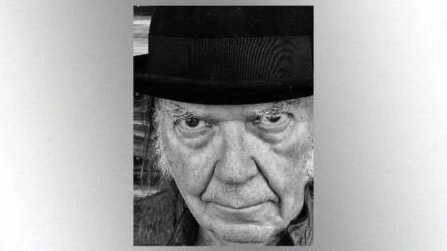 m_neilyoung630_bw_creditdhlovelife_070520