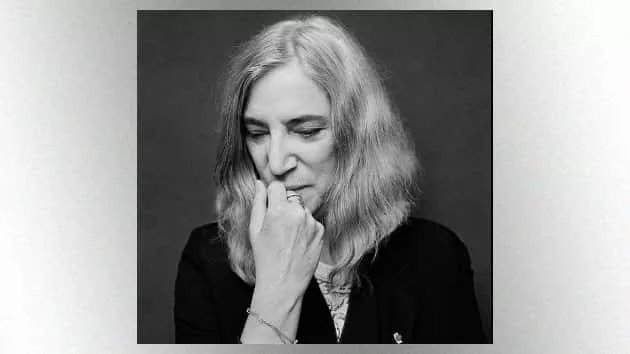m_pattismith630_creditjesseditmar_080720