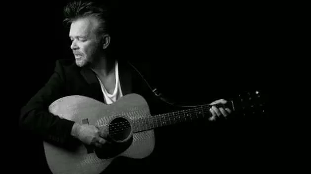 m_johnmellencamp630_withguitar_091014