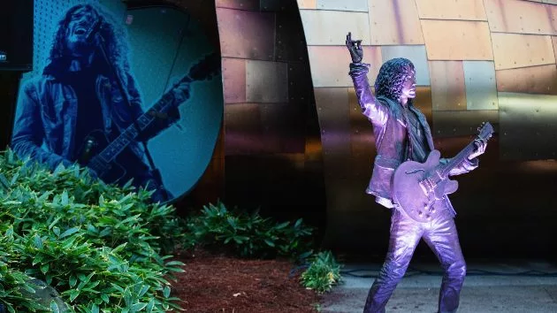 g_cornellstatue_82620