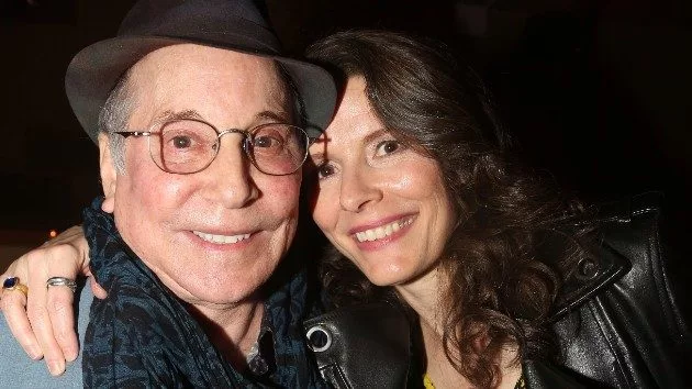 getty_paulsimoneddiebrickell_120120