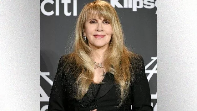 getty_stevienicks_120420