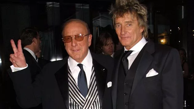 getty_clivedavisrodstewart630_012721