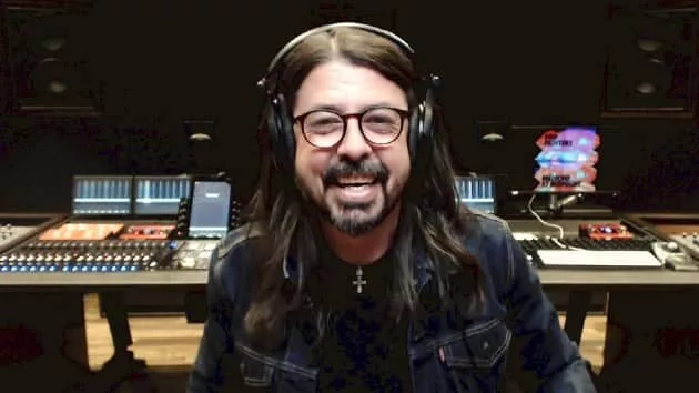 m_davegrohl_2221