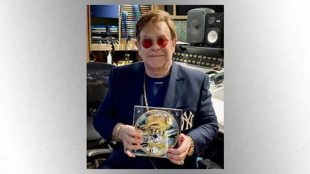 m_eltonjohn630_withroyalmintcoin_042221