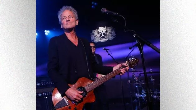 getty_lindseybuckingham_051421