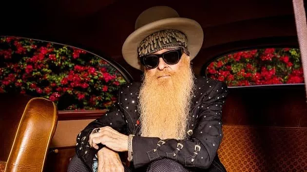 m_billygibbons630_creditrogerkisby_051421