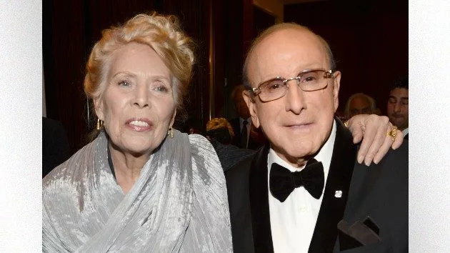 getty_jonimitchellclivedavis_051421