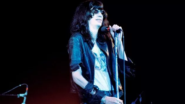 getty_joeyramone630_051821