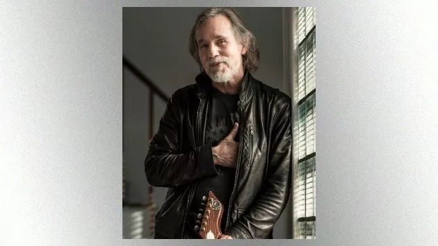 m_jacksonbrowne630_2020pic_creditnelsisraelson_012320-4