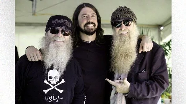 getty_davegrohlwithbillyanddusty_073021
