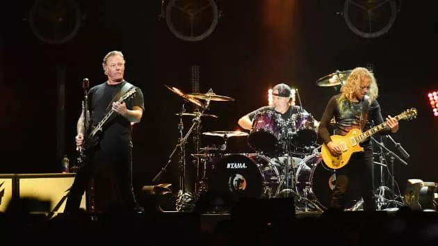 g_metallicacornell_81721
