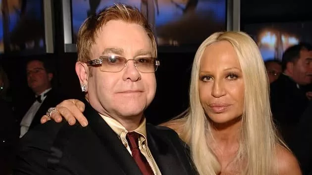 getty_eltonjohndonatellaversace630_083021