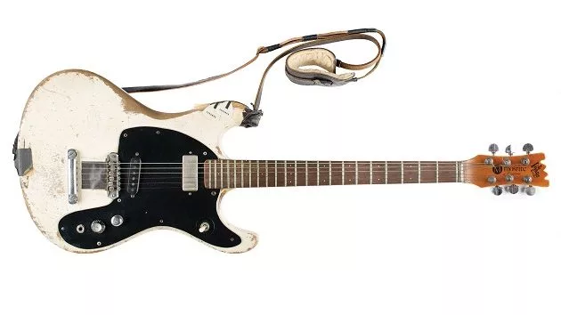 m_johnnyramonemosriteguitar630_090121