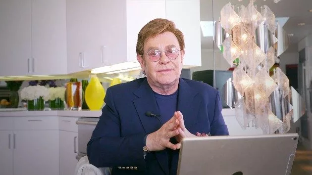 getty_eltonjohninkitchen_092921