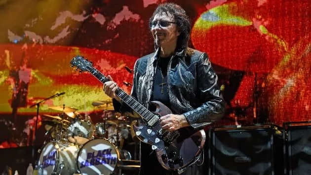 g_tonyiommi_10821