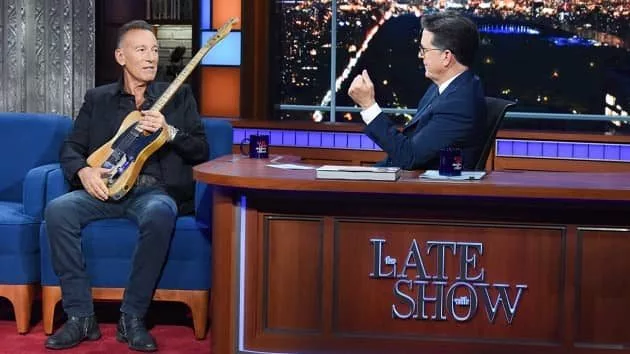 m_brucespringsteenstephencolbert630_102621_0