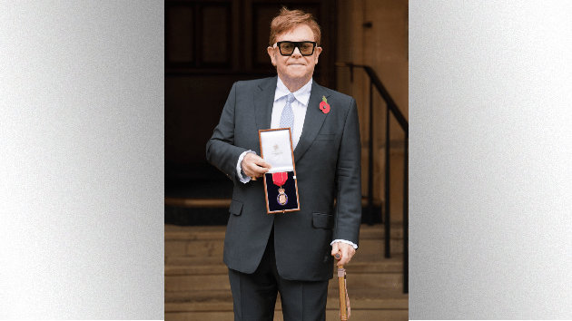 getty_eltonjohnorder_111021