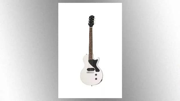 m_billiejoearmstrongguitar630_111621