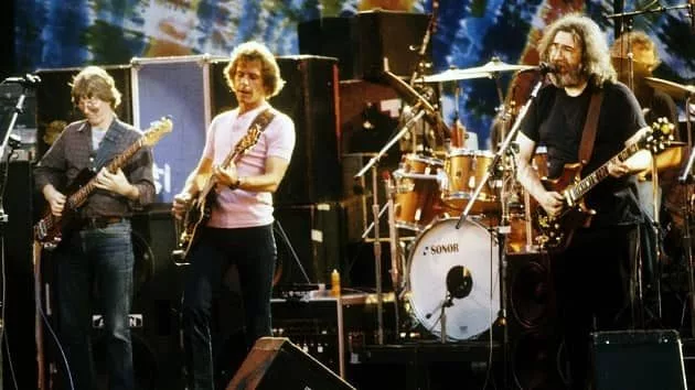 getty_gratefuldead630_111821