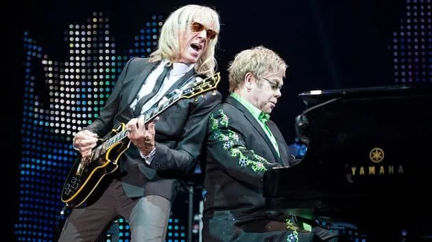 getty_eltonjohn26daveyjohnstone630_010922