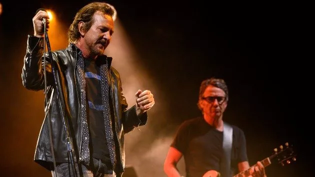 getty_pearljam_012422