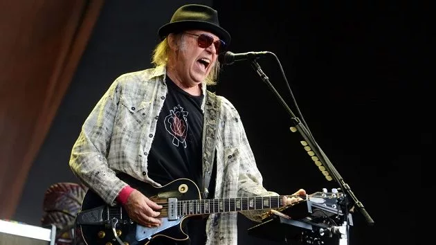 getty_neilyoung630_012522
